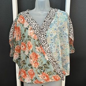 Umgee Women’s Sage Floral Leopard Surplice Top size Medium
